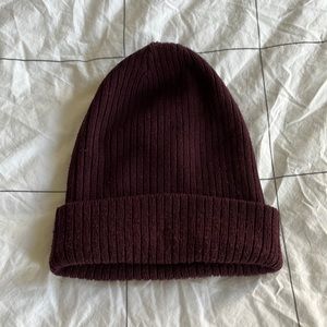 WILFRED FREE BURGUNDY RIBBED BEANIE